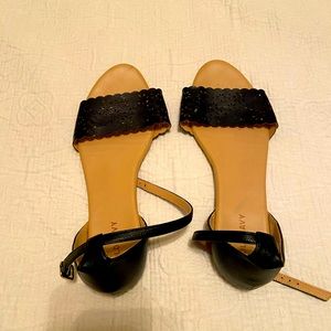 Old navy laser cut black sandal